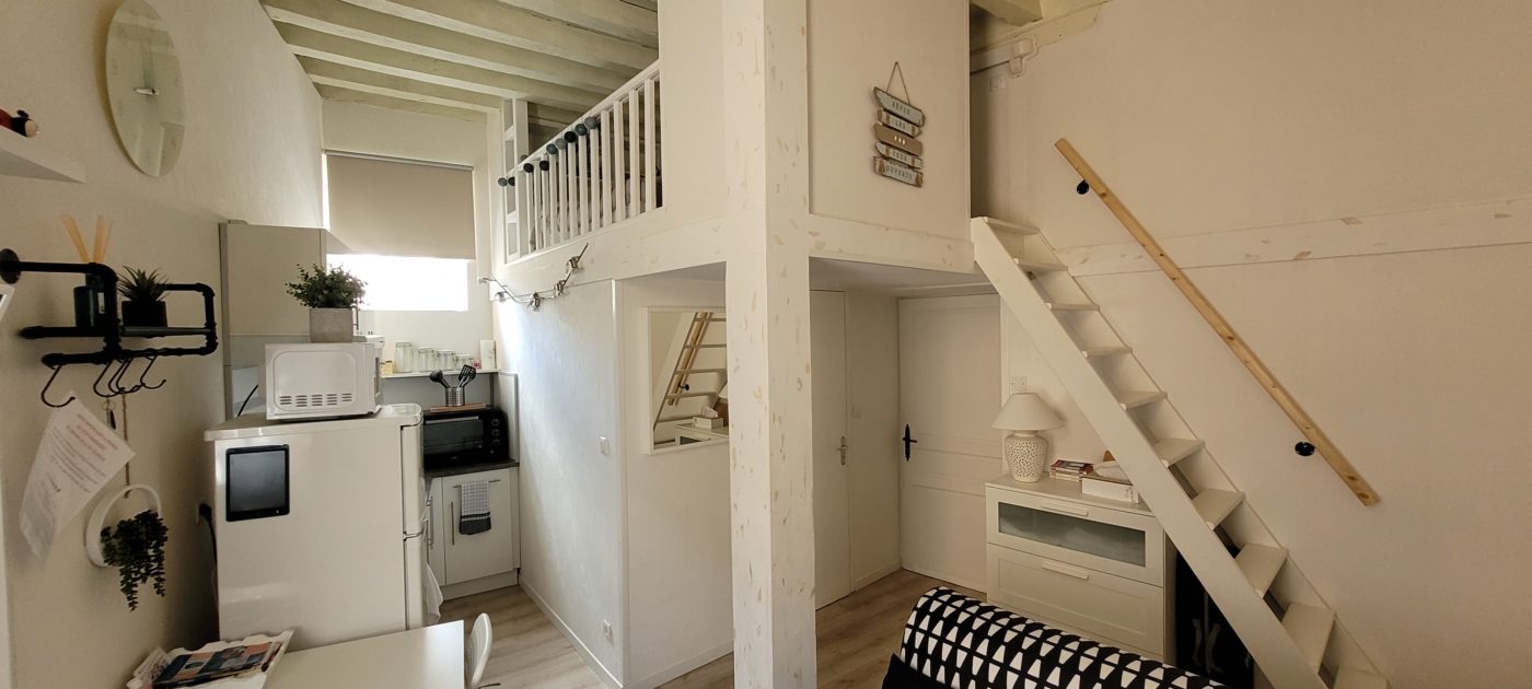Studio rampe escalier